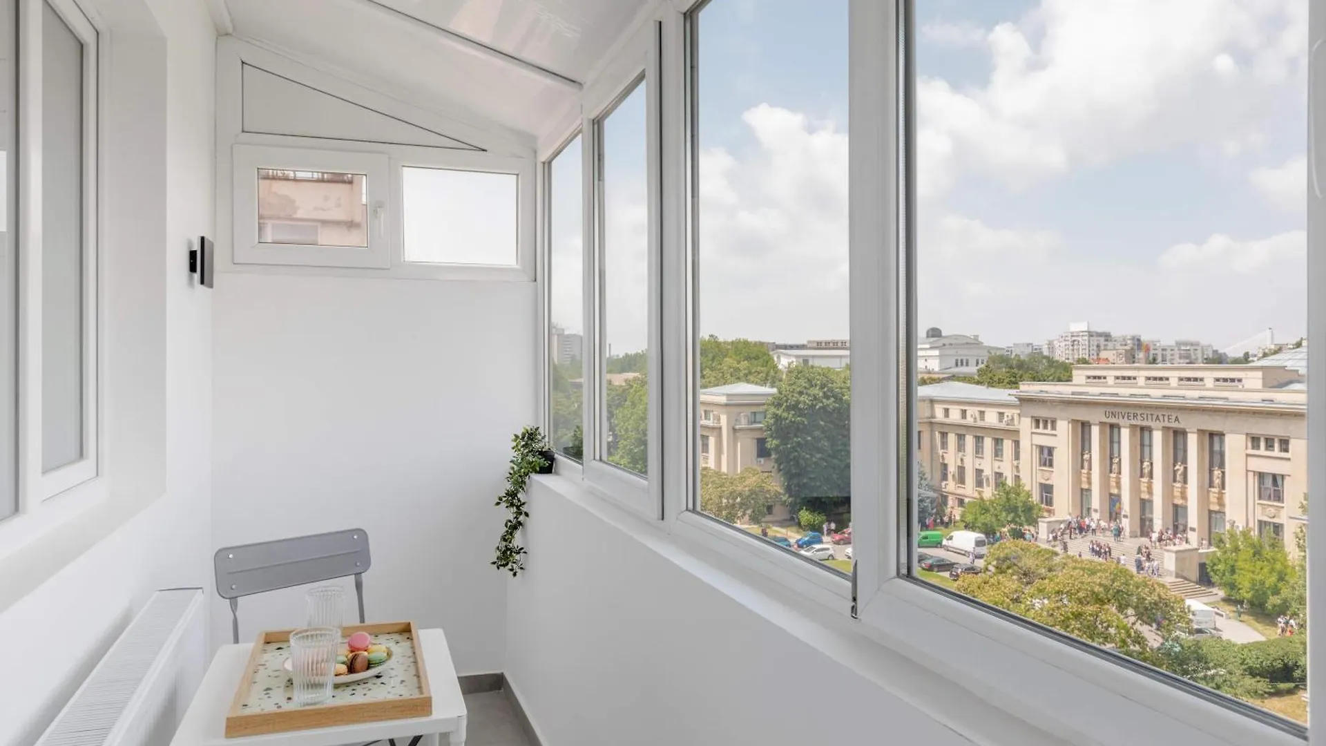 Playful & Bright 1Br Near The Faculty Of Law Apartment Bucharest Romania